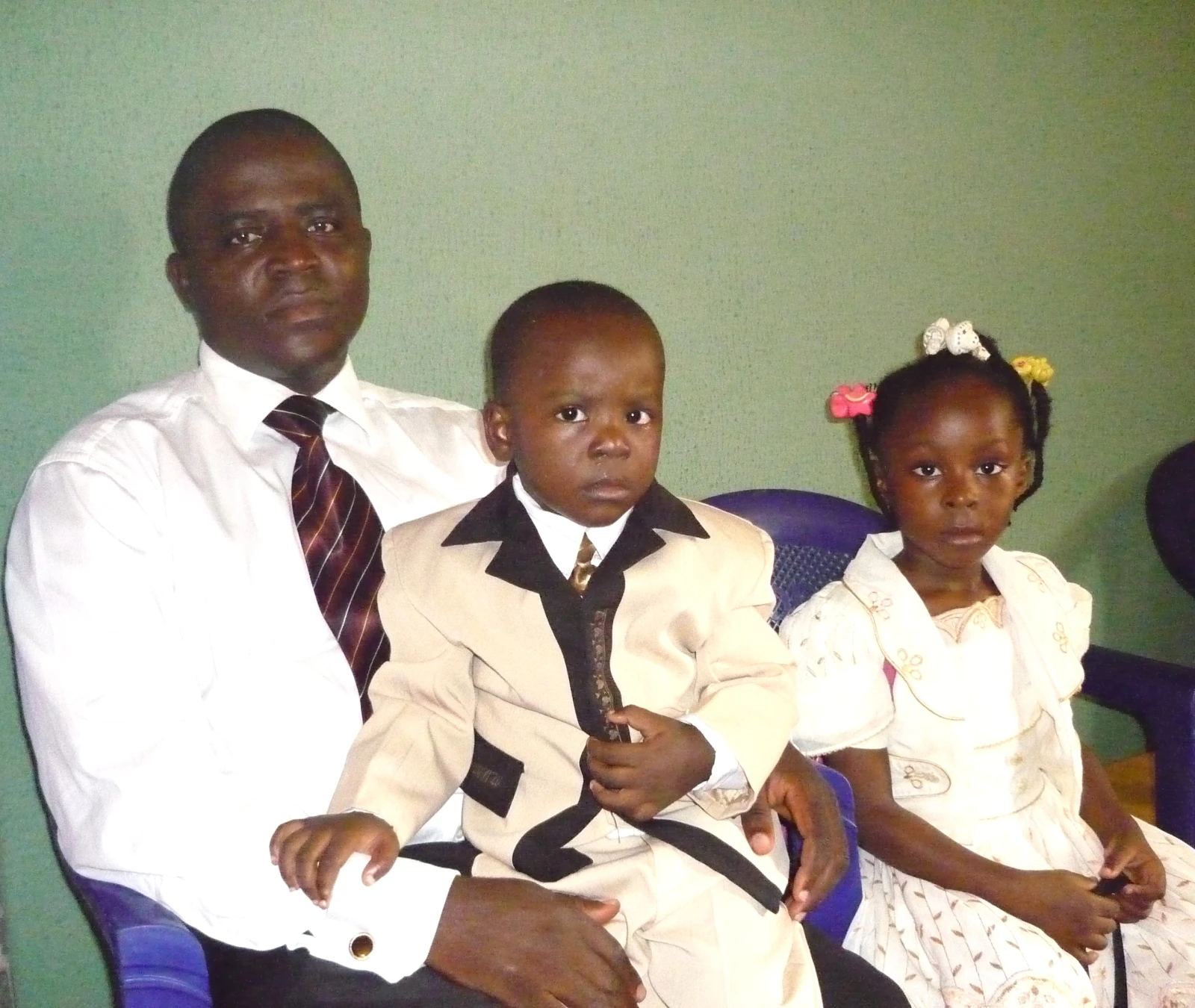 Femi - wdowiec z dziećmi