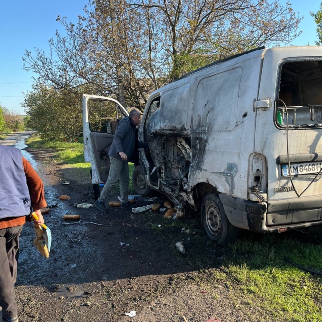 Van trafiony przez drona