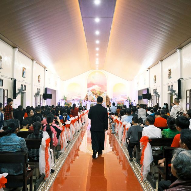 vn-church-unsplash-tran-anh-lg