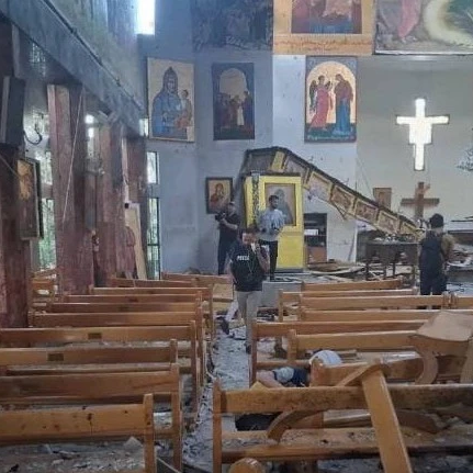 Bóg spogląda na prześladowanych i na prześladowców